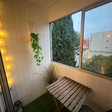 T2 Avec Loggia A 10 Min Du Centre De